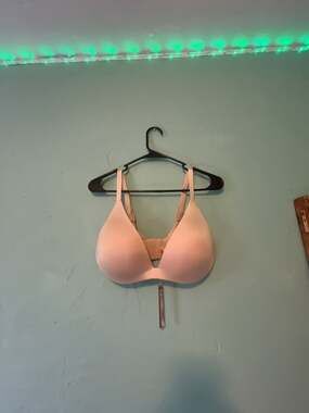 SKIMS Wireless Form Super Push-Up Bra in Sand
